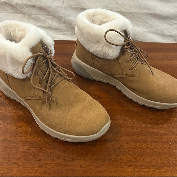 Skechers on the go Women's Tan Suede Ankle Boots. Size 9 - Picture 5 of 7